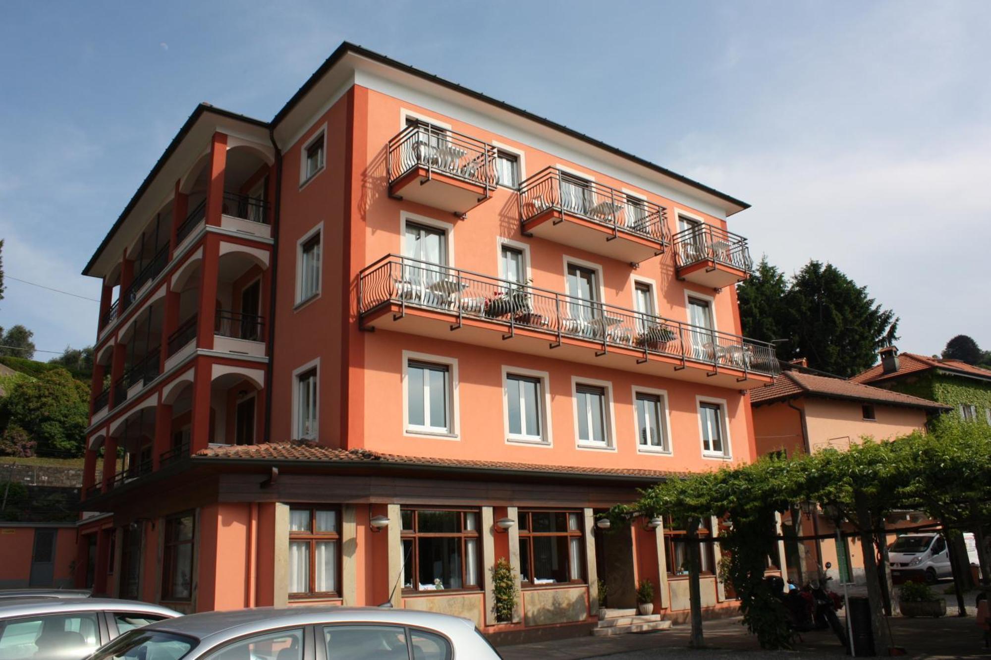Albergo Riva Reno Di Leggiuno المظهر الخارجي الصورة